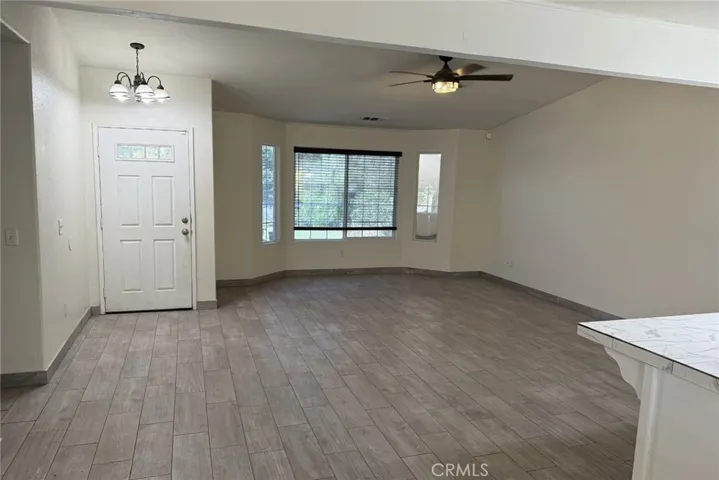409 W Packwood, Visalia, California 93277