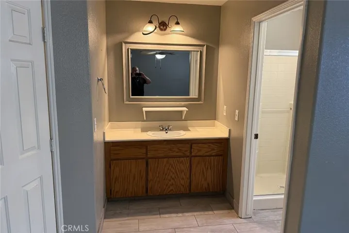 409 W Packwood, Visalia, California 93277