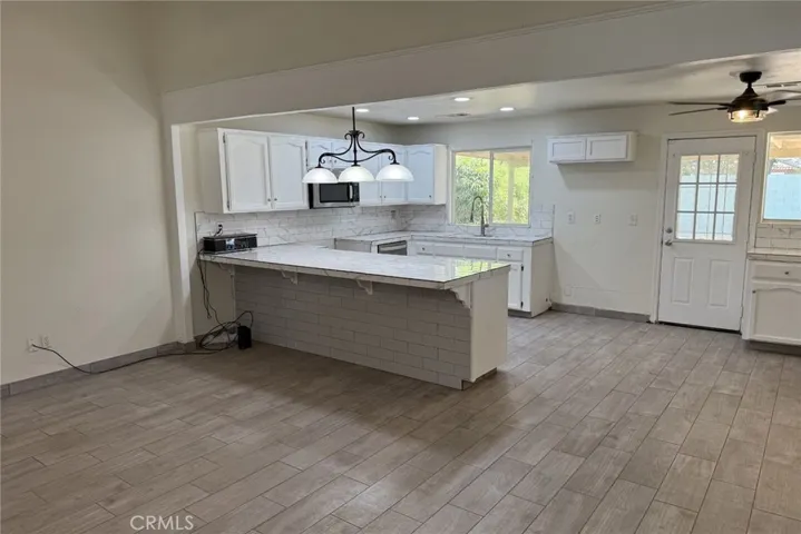 409 W Packwood, Visalia, California 93277