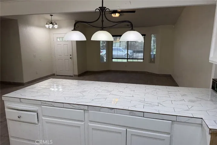 409 W Packwood, Visalia, California 93277