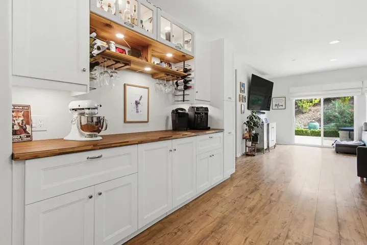 Built-in Bar