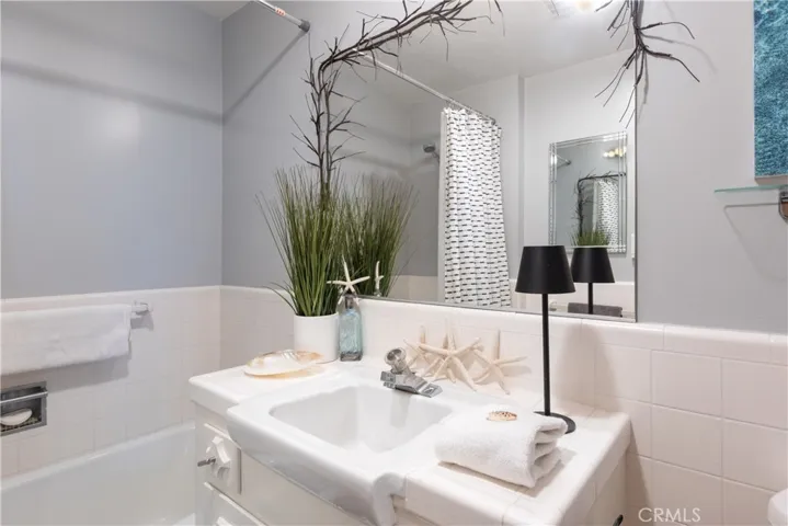 2772 E 2nd Street 2g, Long Beach, California 90803
