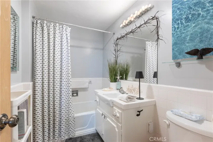 2772 E 2nd Street 2g, Long Beach, California 90803