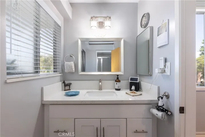 2772 E 2nd Street 2g, Long Beach, California 90803