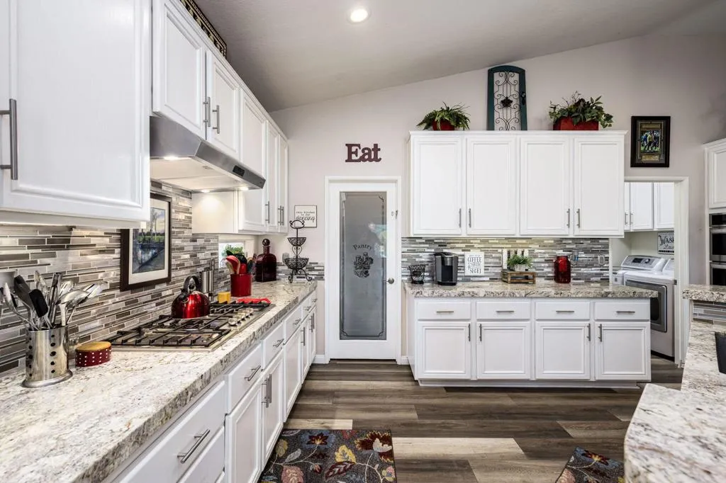 32-web-or-mls-CC_Meadow_OPMG_0426_032