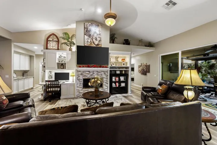 70-web-or-mls-CC_Meadow_OPMG_0426_070