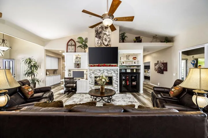 26-web-or-mls-CC_Meadow_OPMG_0426_026