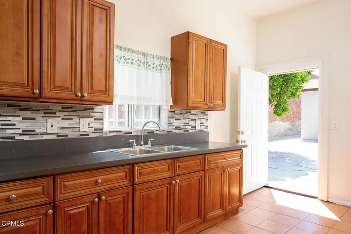 5321 Denker Ave 008-mls