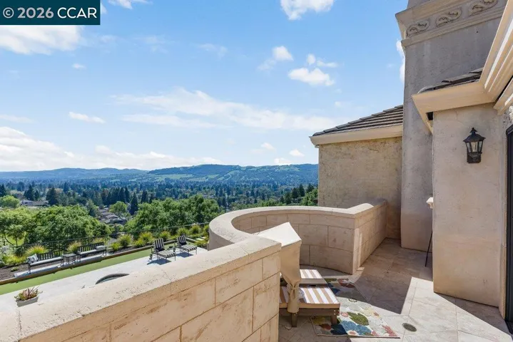Balcony views from every second story bedroom