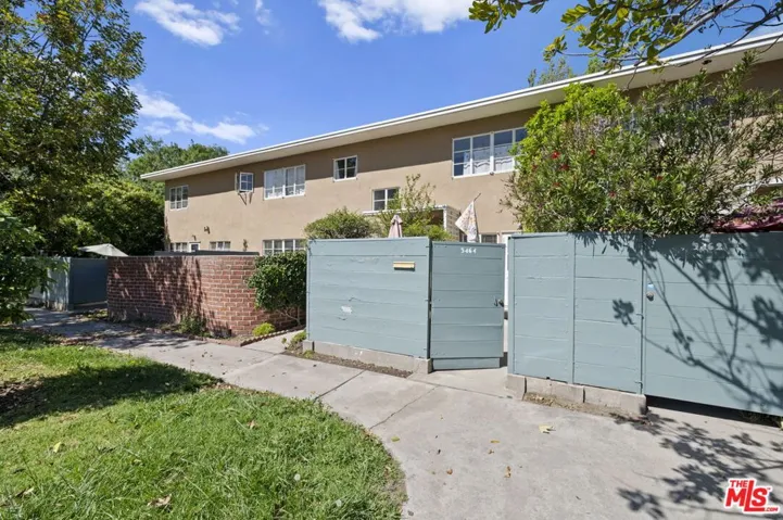 5464 Village Green, Los Angeles, California 90016