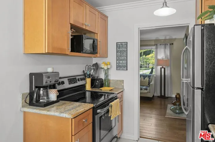 5464 Village Green, Los Angeles, California 90016
