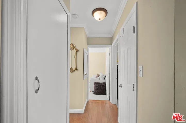 5464 Village Green, Los Angeles, California 90016