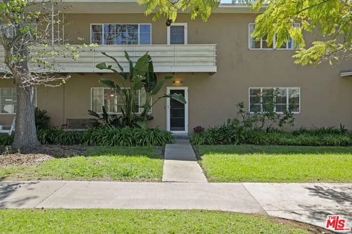 5464 Village Green, Los Angeles, California 90016