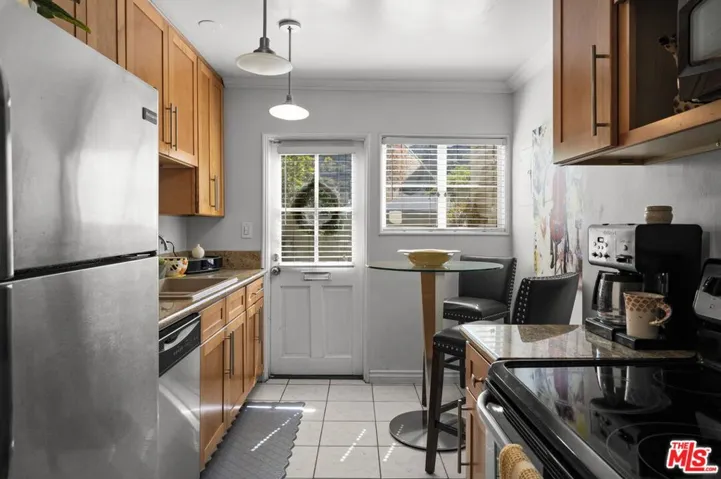 5464 Village Green, Los Angeles, California 90016