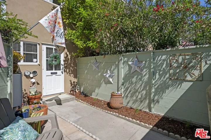 5464 Village Green, Los Angeles, California 90016