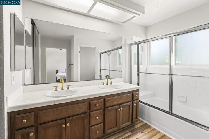 Dual sinks make morning prep easy