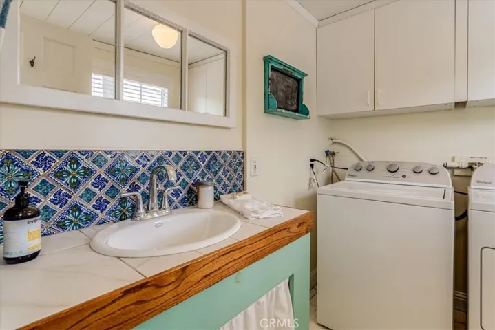 Half Bathroom/Laundry room.