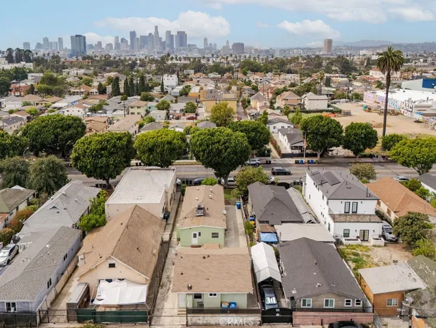 Very close proximity to downtown