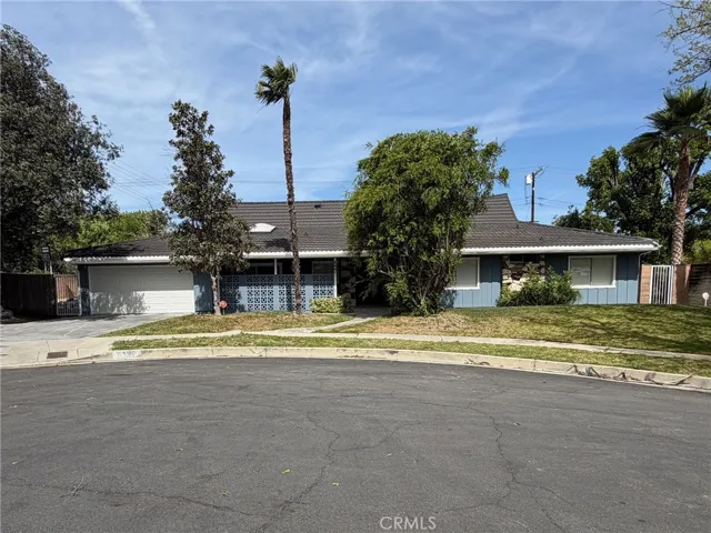 Great Curb appeal, on a Cul-de-sac, 2 car attached garage