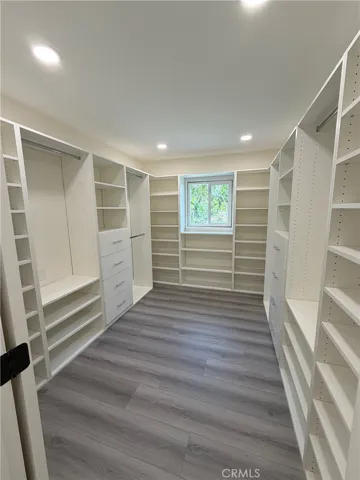 Master bedroom walk in closet!!!!!!!!!