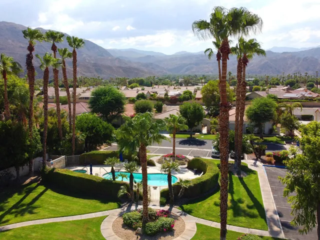 Community Pool & Spa