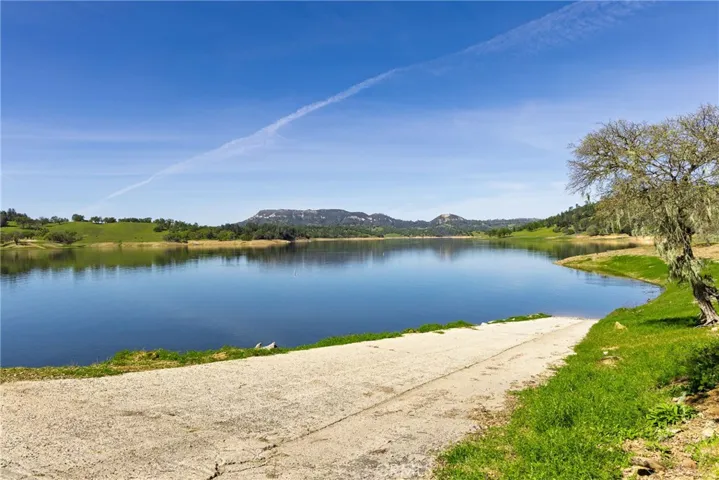 5550 Las Tablas Bay, Paso Robles, California 93446