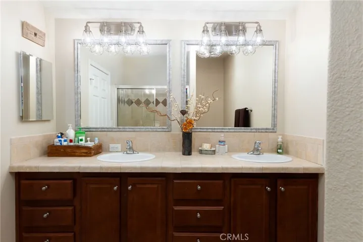 5550 Las Tablas Bay, Paso Robles, California 93446