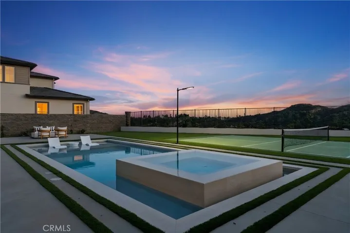 18411 Boulder Bluff, Silverado, California 92676