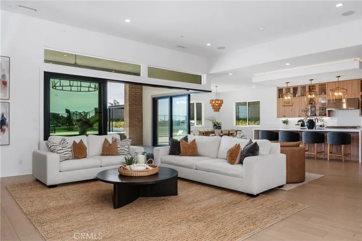 18411 Boulder Bluff, Silverado, California 92676