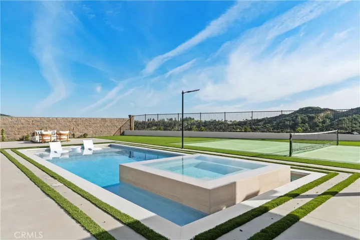 18411 Boulder Bluff, Silverado, California 92676