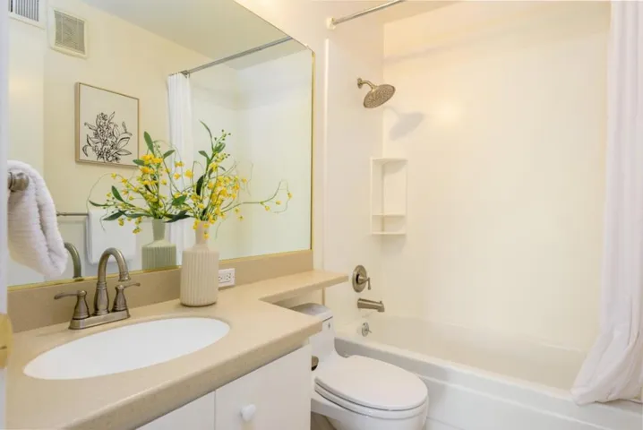 675 Sharon Park Drive 311, Menlo Park, California 94025