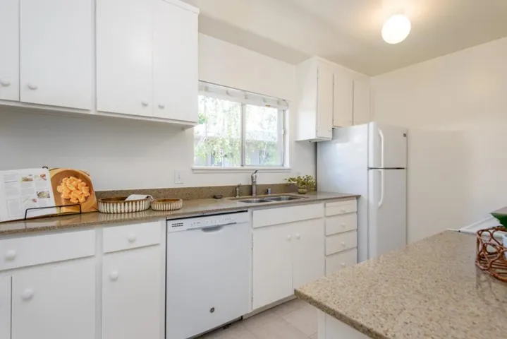 675 Sharon Park Drive 311, Menlo Park, California 94025