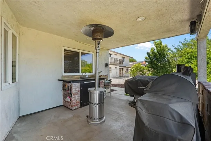 Outdoor Kitchen