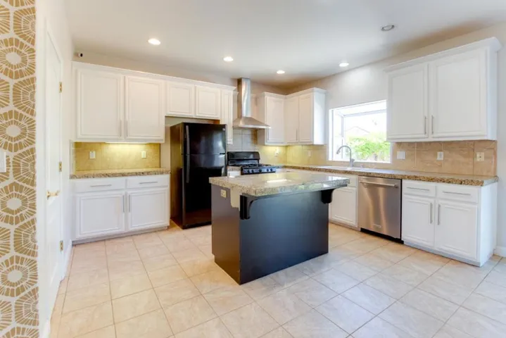 1890 Calistoga Drive, Hollister, California 95023