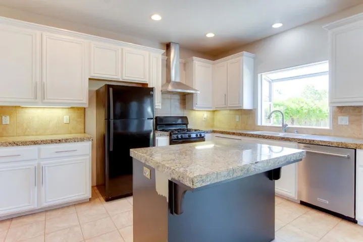 1890 Calistoga Drive, Hollister, California 95023