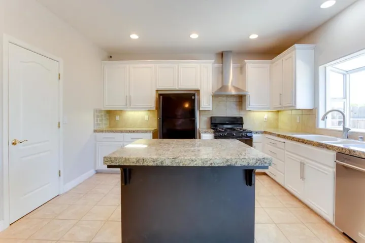 1890 Calistoga Drive, Hollister, California 95023