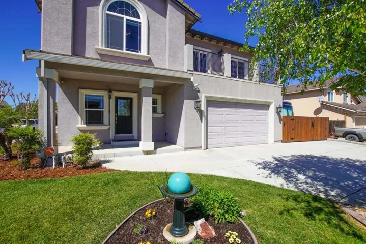 1890 Calistoga Drive, Hollister, California 95023