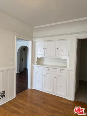 Breakfast room cupboard