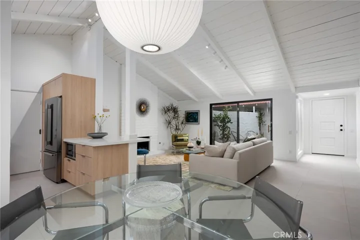2255 Miramonte W D, Palm Springs, California 92264