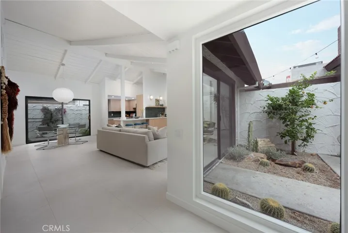 2255 Miramonte W D, Palm Springs, California 92264
