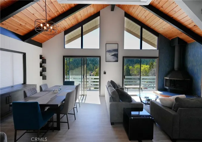 Main living/dining room