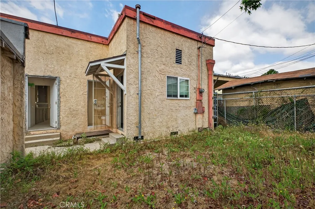 BACK OF THE PROPERTY