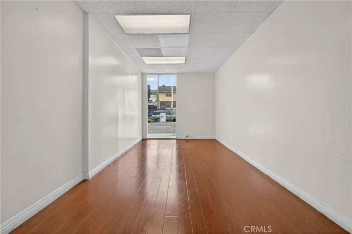 FRONT OFFICE WITH STREET VIEW