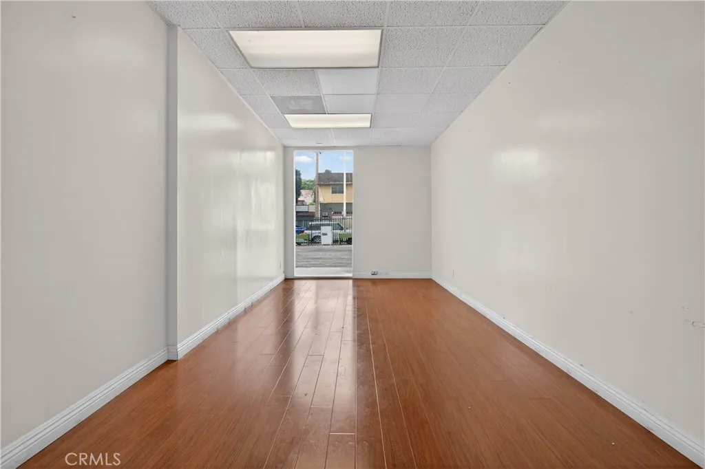 FRONT OFFICE WITH STREET VIEW
