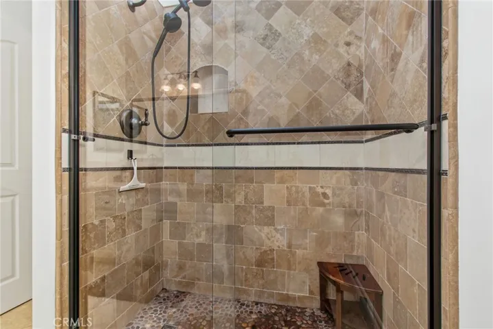 Extra Bedroom with ensuite bathroom