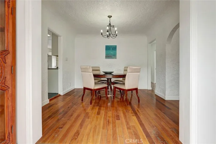 5723 Ensign, North Hollywood, California 91601