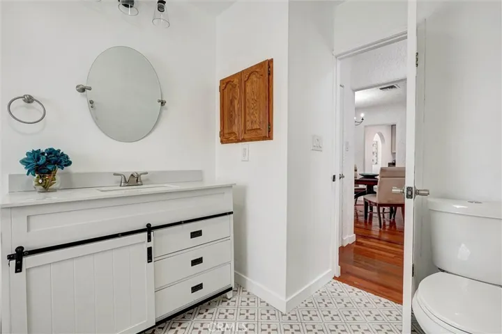5723 Ensign, North Hollywood, California 91601