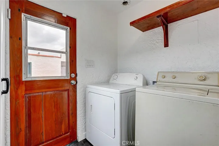 5723 Ensign, North Hollywood, California 91601