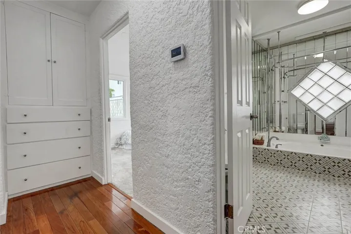 5723 Ensign, North Hollywood, California 91601
