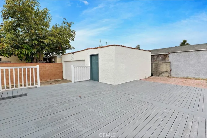 5723 Ensign, North Hollywood, California 91601